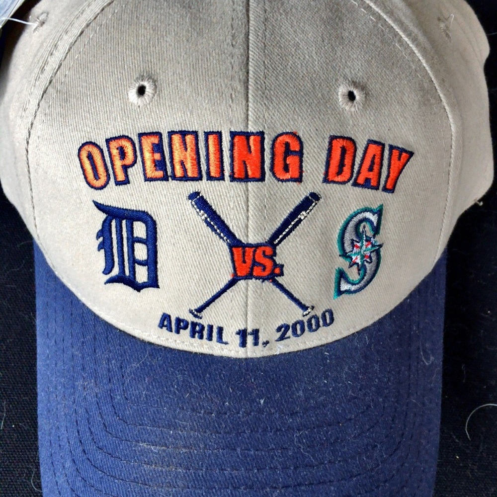Rare cap: 1st Detroit Tigers game at Comerica Park